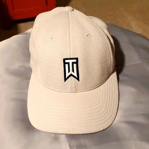 Vintage Nike Tiger Woods Golf cap Tan with the TW logo Size M/L